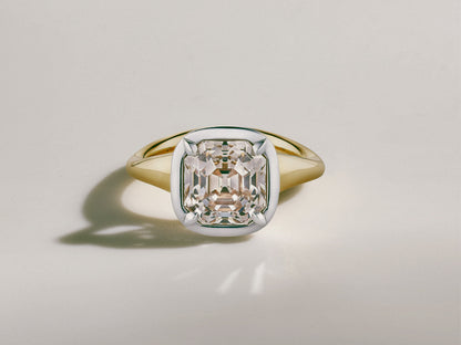 Aomi / 3.03 ct Asscher