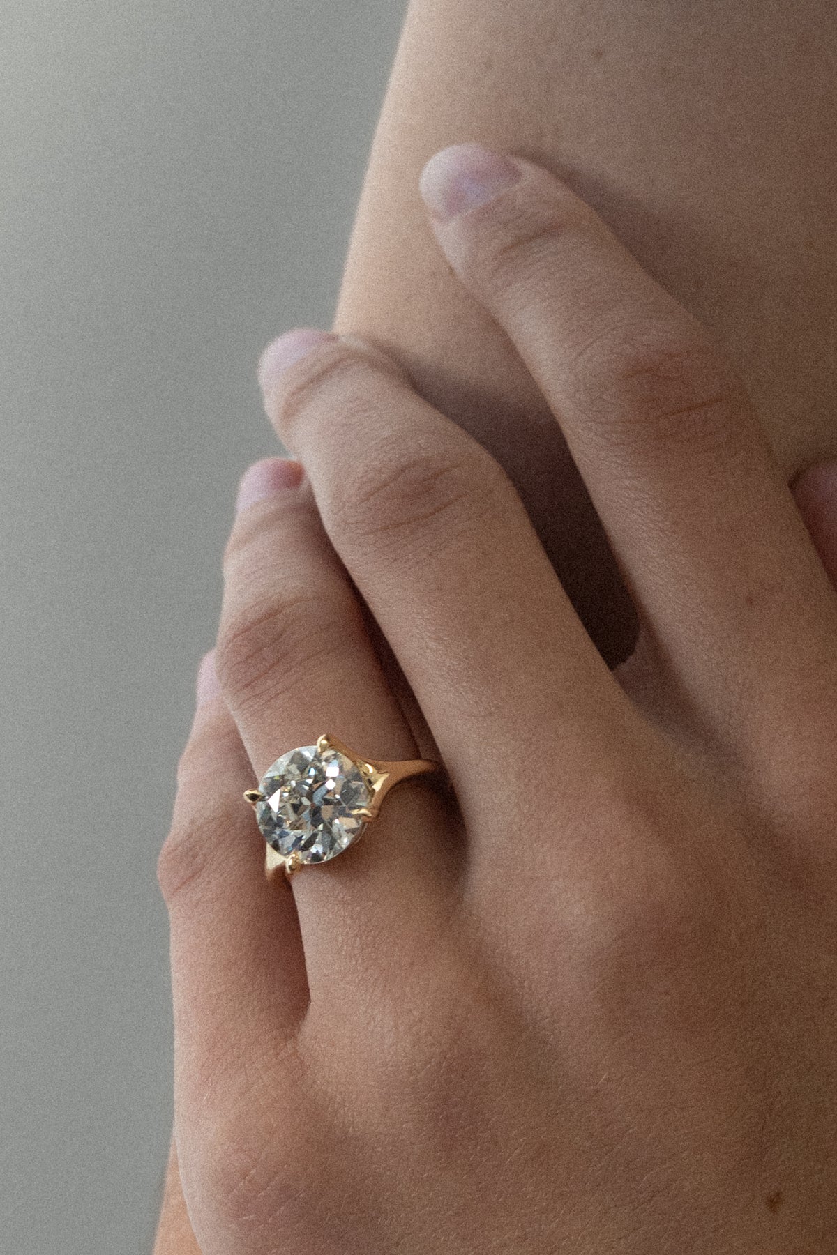 Gira / 4.57 ct Old European