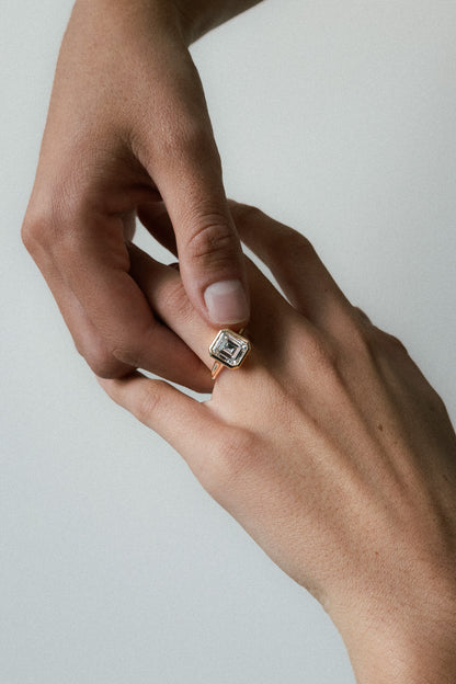 Soli / 2.83 ct Emerald Cut