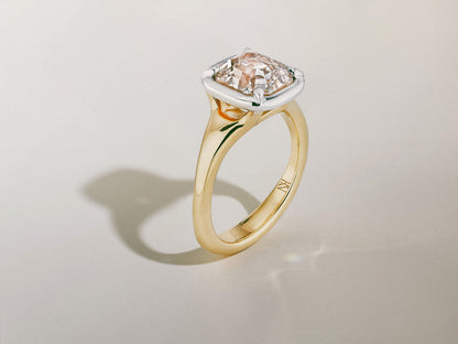 Aomi / 3.03 ct Asscher