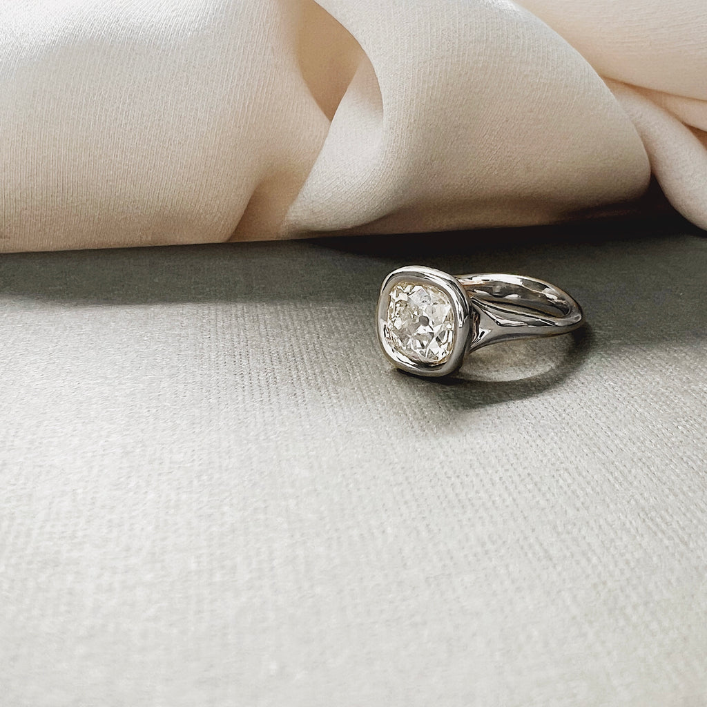 The Seraph Ring in White Gold